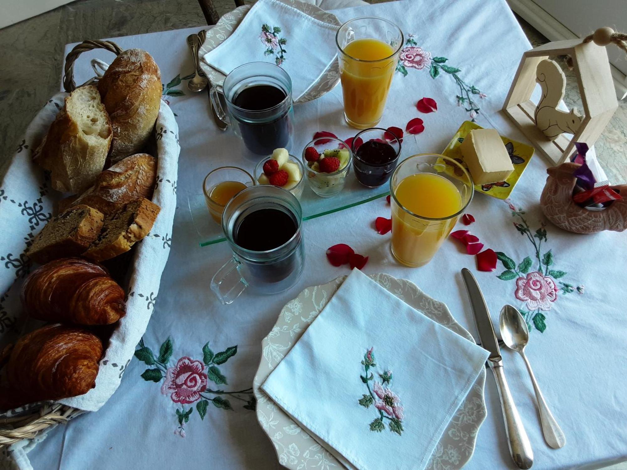 L'Ecureuil Gourmand, Chambre D'Hotes En Anjou Bleu Saint-Martin-du-Bois  エクステリア 写真